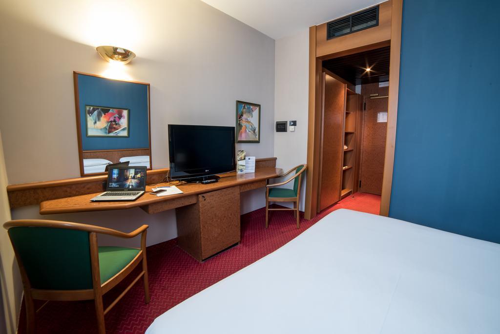 Idea Hotel Piacenza Zewnętrze zdjęcie
