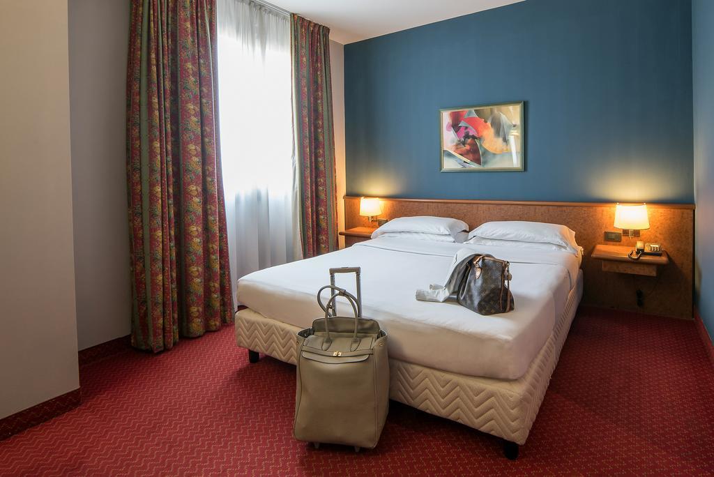 Idea Hotel Piacenza Zewnętrze zdjęcie