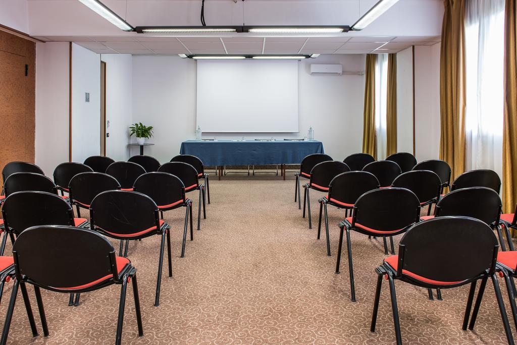 Idea Hotel Piacenza Zewnętrze zdjęcie