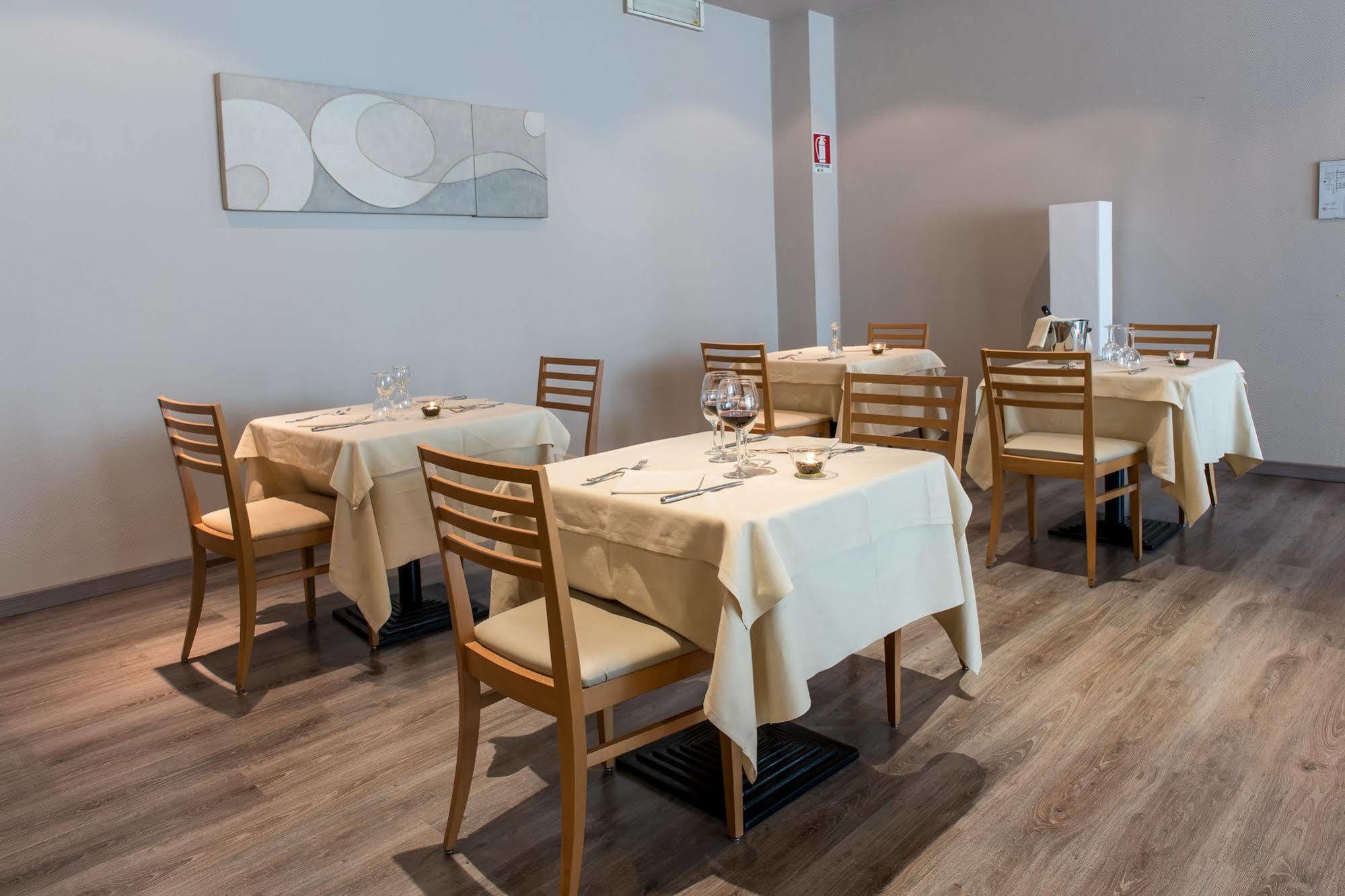 Idea Hotel Piacenza Zewnętrze zdjęcie