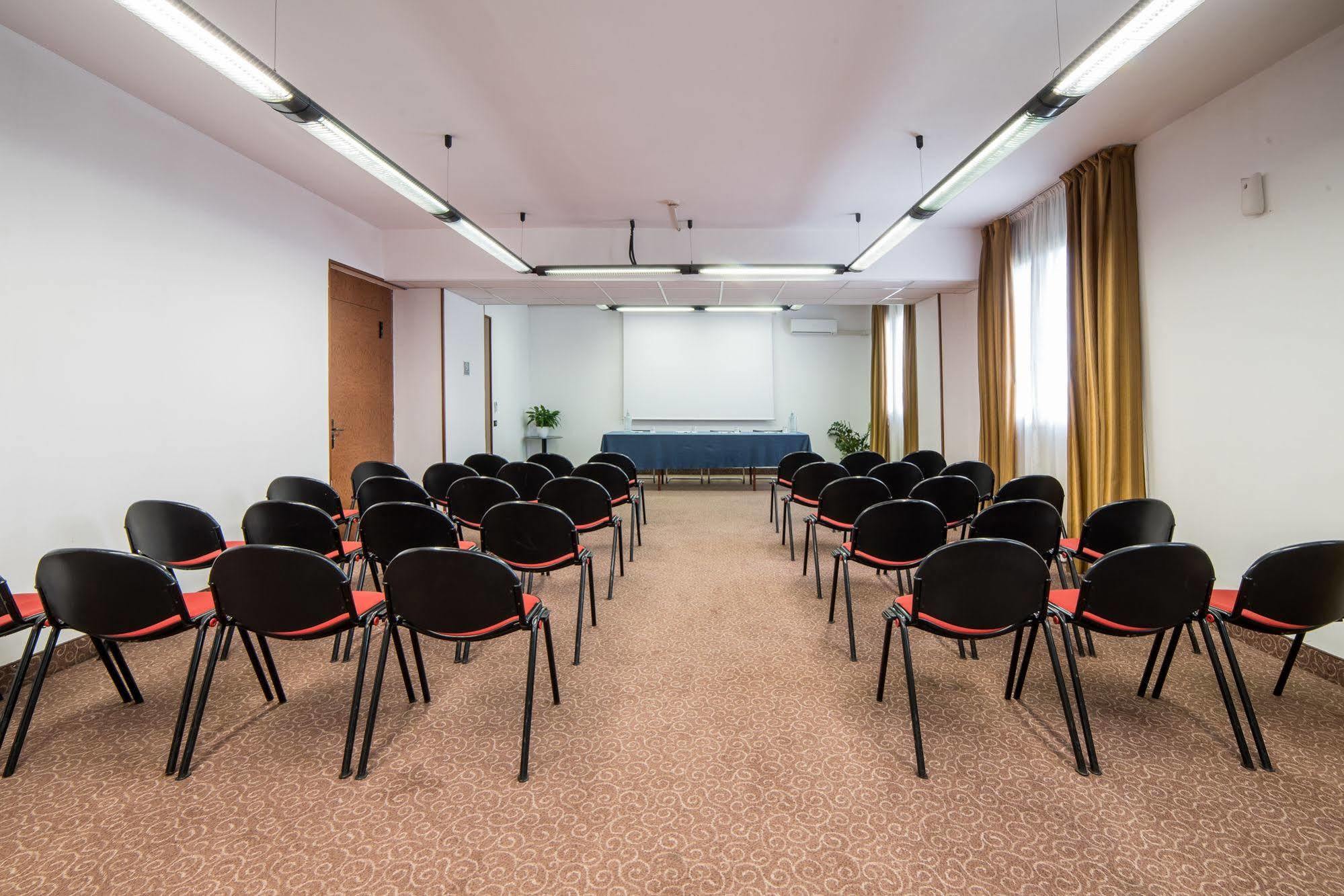Idea Hotel Piacenza Zewnętrze zdjęcie