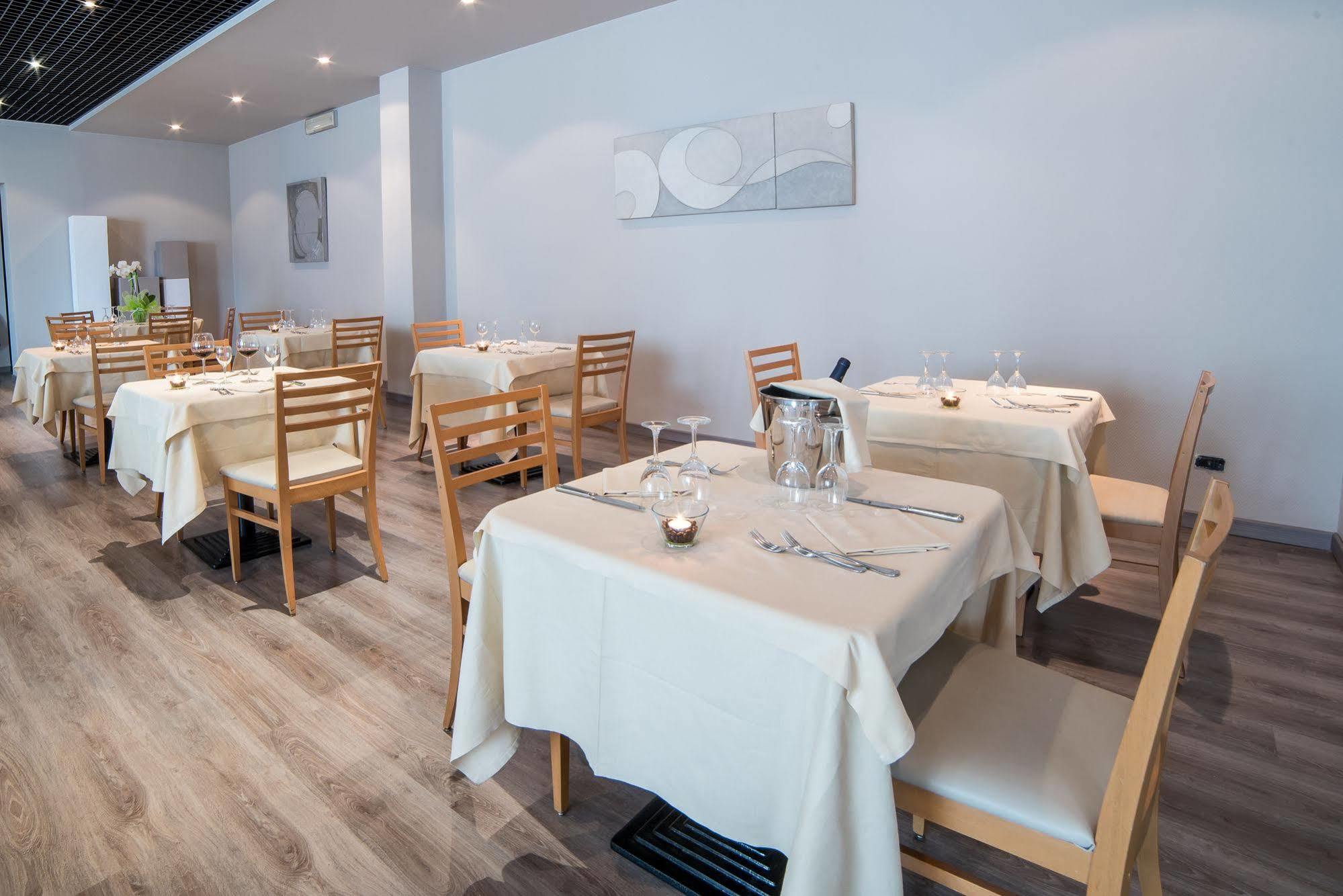 Idea Hotel Piacenza Zewnętrze zdjęcie